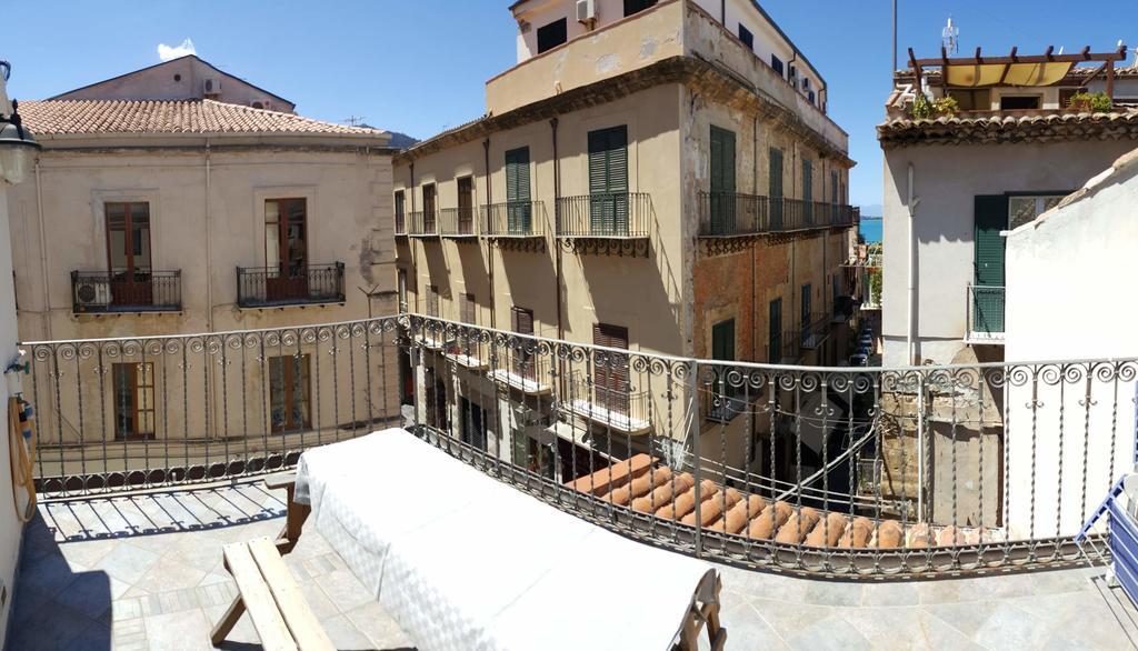 Terrazza Spinola Apartment เชฟาลู ภายนอก รูปภาพ